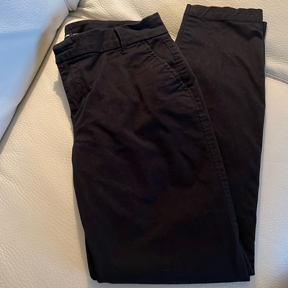 Old Navy Ladies Black Pants Size 6 Excellent condition Inseam 28 in. 16 in waist - Picture 4 of 5